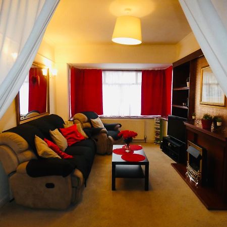 Spacious 3 Bed House With Parking & Good Transport South Norwood エクステリア 写真