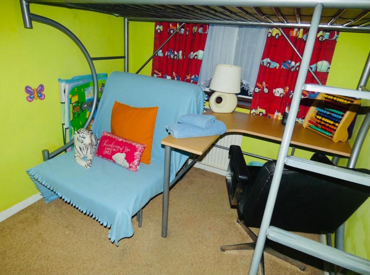 Spacious 3 Bed House With Parking & Good Transport South Norwood エクステリア 写真