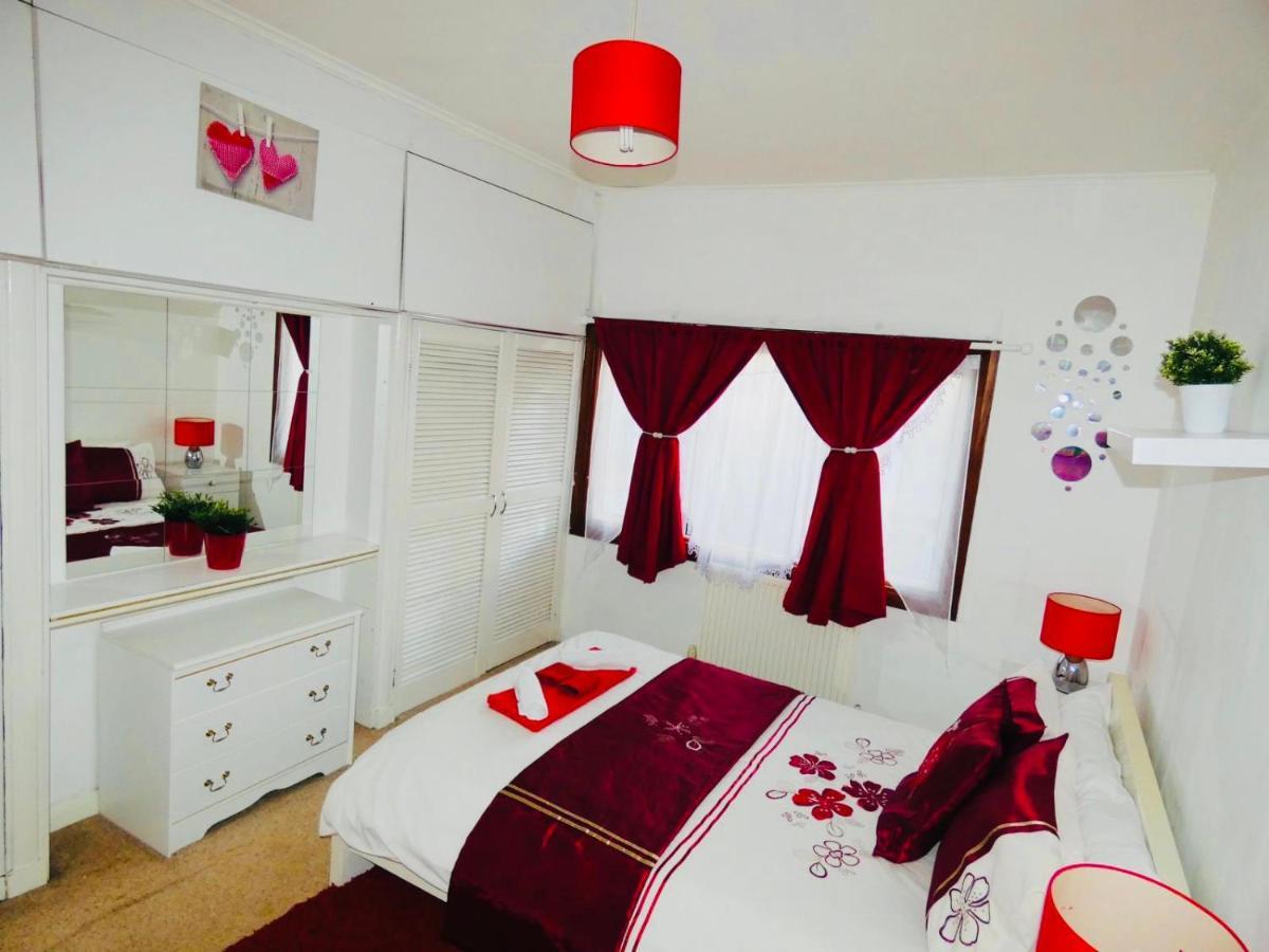 Spacious 3 Bed House With Parking & Good Transport South Norwood エクステリア 写真