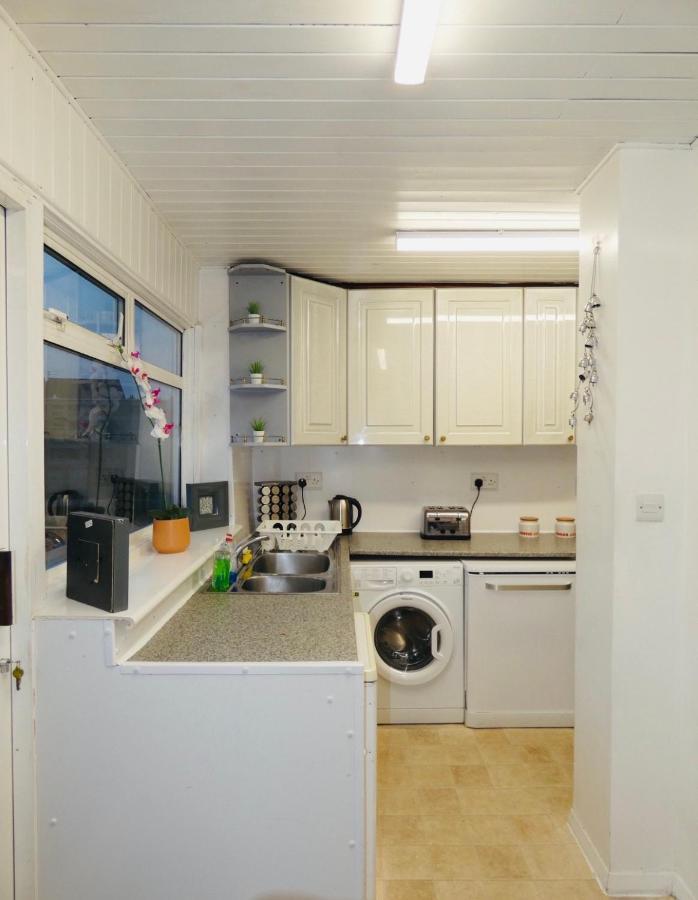 Spacious 3 Bed House With Parking & Good Transport South Norwood エクステリア 写真