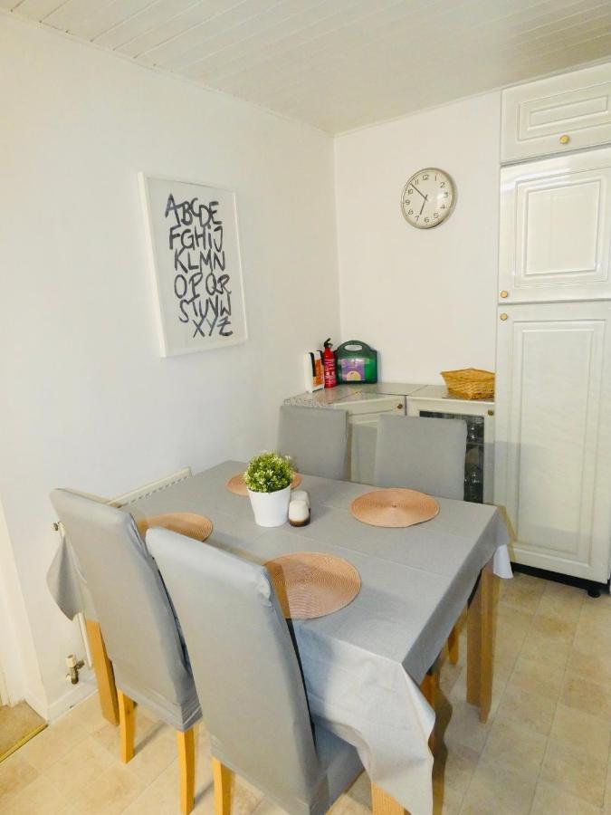 Spacious 3 Bed House With Parking & Good Transport South Norwood エクステリア 写真