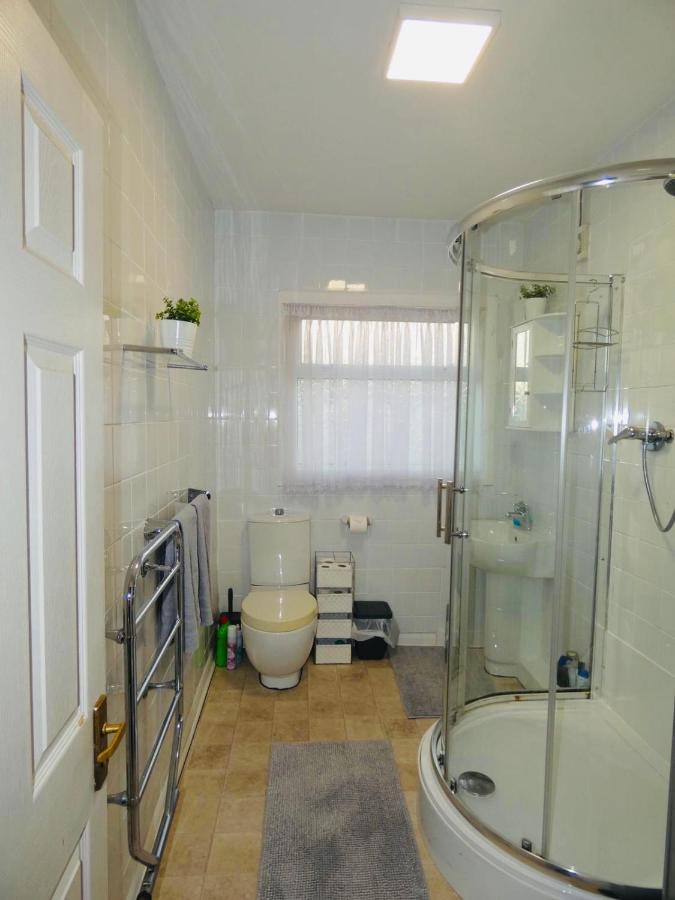 Spacious 3 Bed House With Parking & Good Transport South Norwood エクステリア 写真
