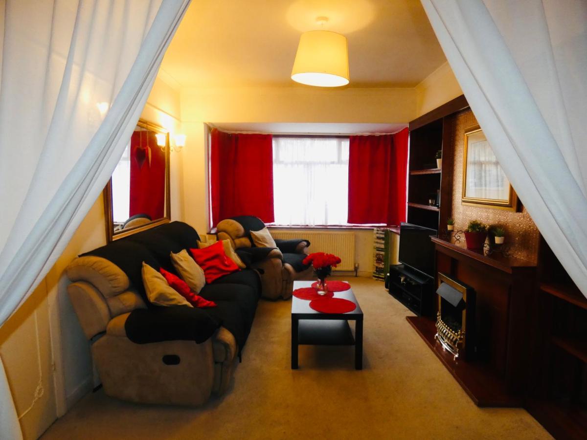 Spacious 3 Bed House With Parking & Good Transport South Norwood エクステリア 写真
